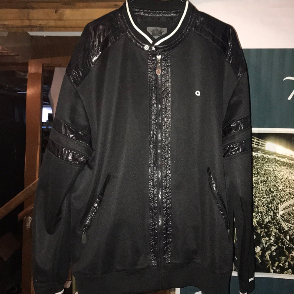 Men’s Akademiks jacket. Size XL. Like new!